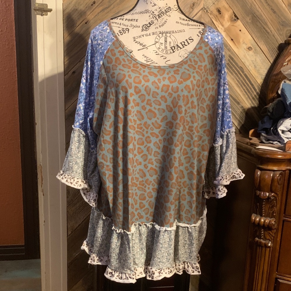 Mixed-Print Ruffle Hem Women's Top in Blue and Brown